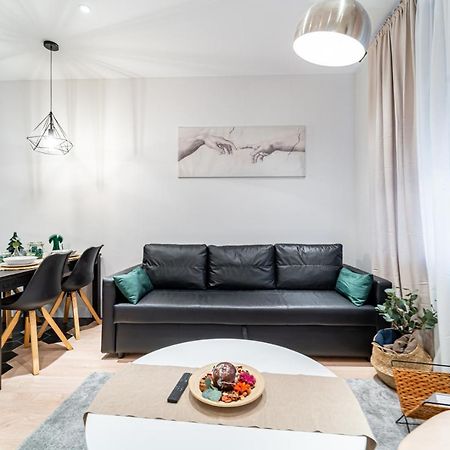 Edsam Madrid Apartments Black Eksteriør billede