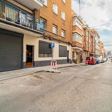 Edsam Madrid Apartments Black Eksteriør billede
