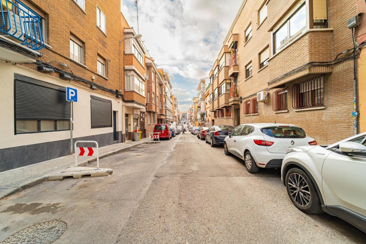 Edsam Madrid Apartments Black Eksteriør billede