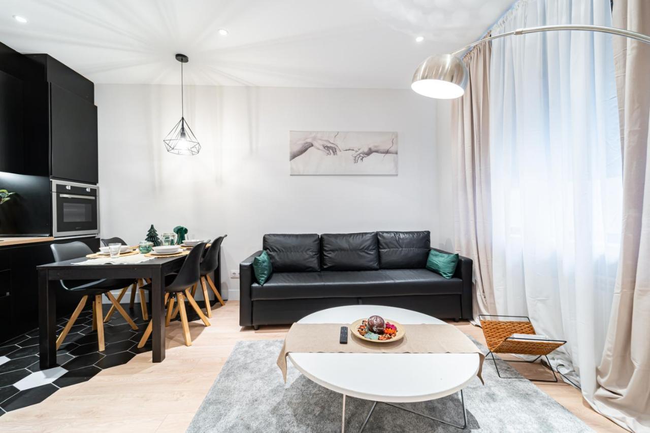 Edsam Madrid Apartments Black Eksteriør billede