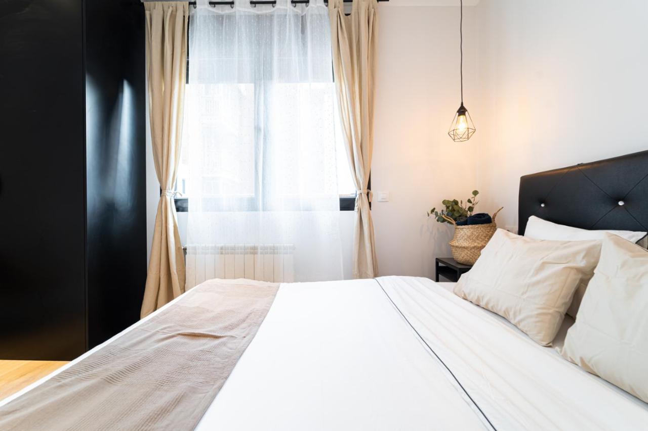 Edsam Madrid Apartments Black Eksteriør billede