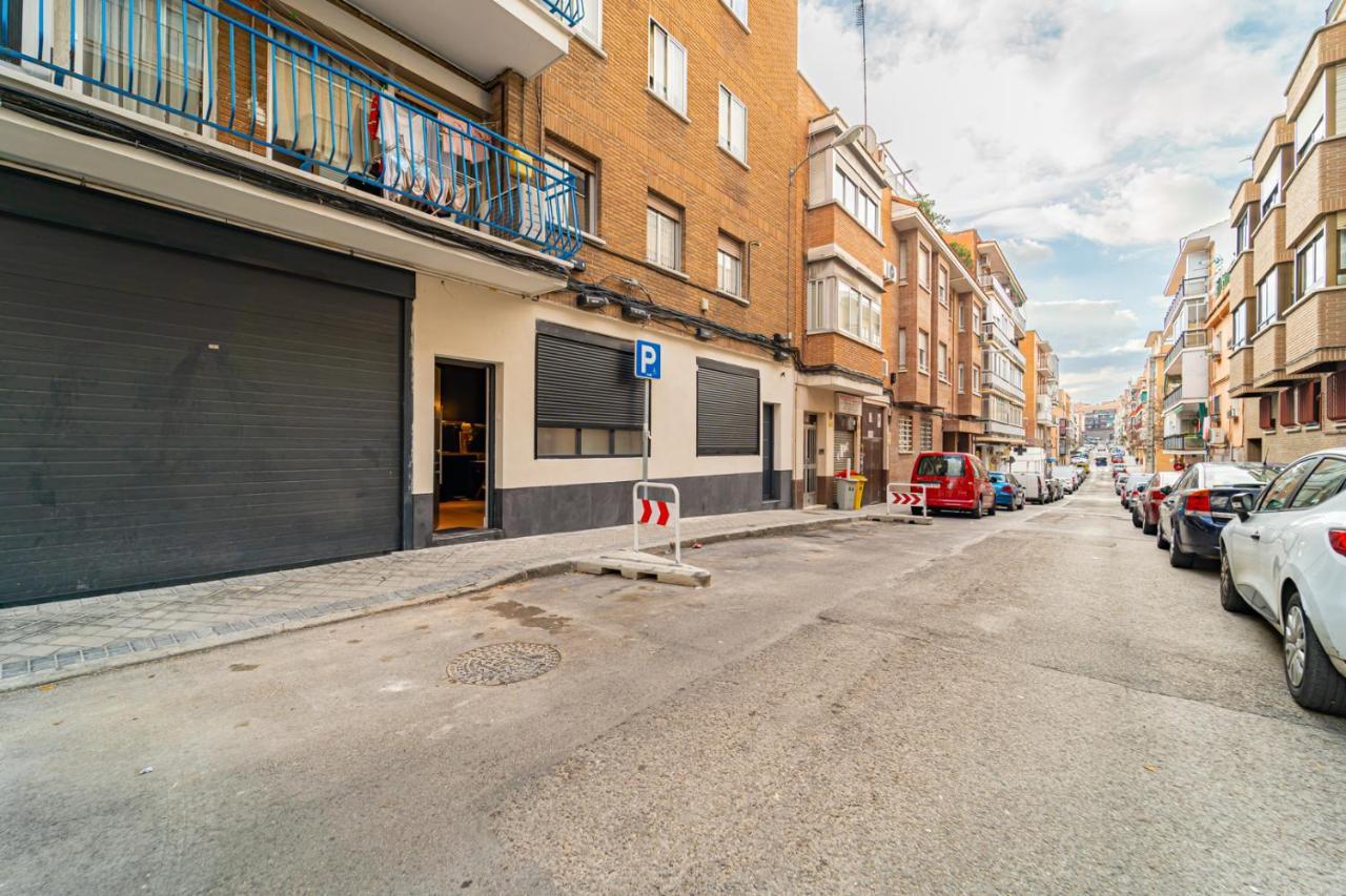 Edsam Madrid Apartments Black Eksteriør billede